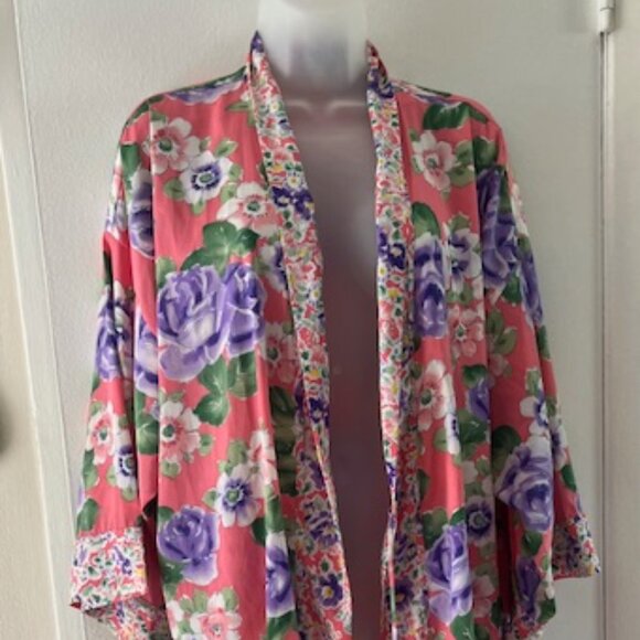Victoria's Secret Original ~ Gorgeous Classic Floral Robe - Picture 1 of 9